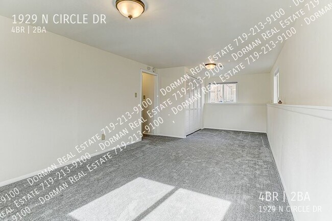Building Photo - 1929 N Circle Dr