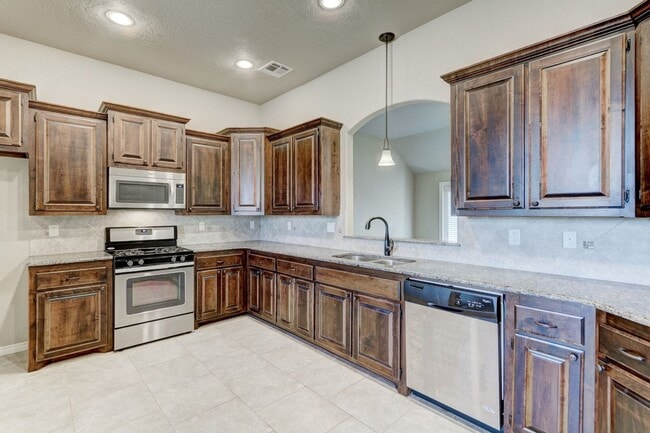 Building Photo - 308 Stoneridge Dr