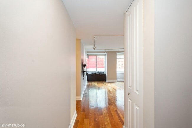 Building Photo - 211 E Ohio St