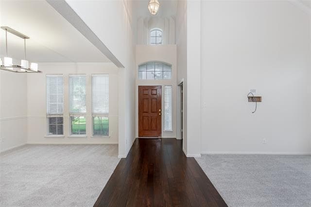 Building Photo - 915 Falcon Trail