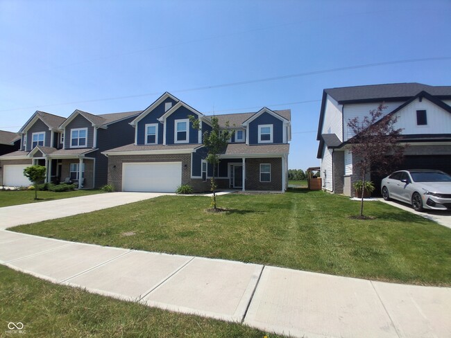 Building Photo - 7062 English Oak Dr