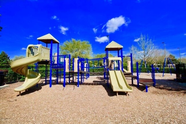 Building Photo - 5739 SW 40th St