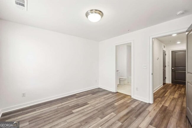 Building Photo - 432 Burton Dr