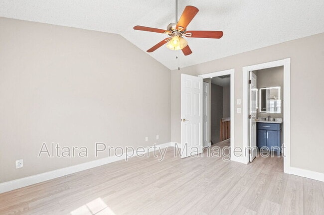 Building Photo - 2578 E Nichols Cir