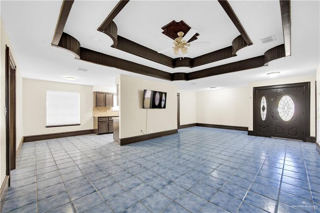 Building Photo - 17 Pin Oak Rd