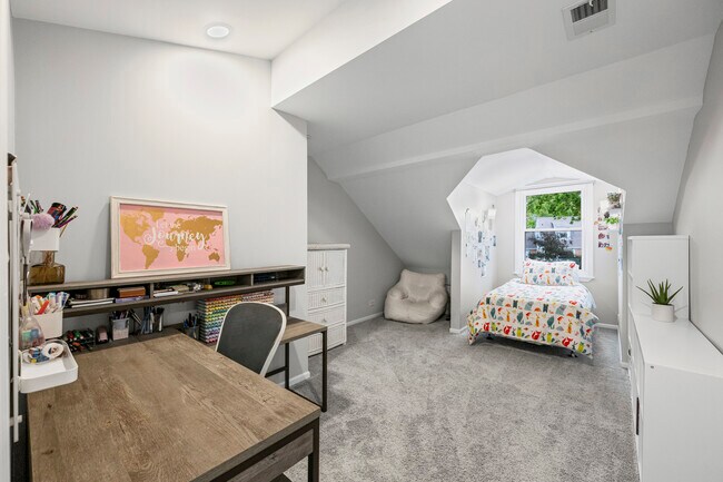 Building Photo - 930 Harvard Ct