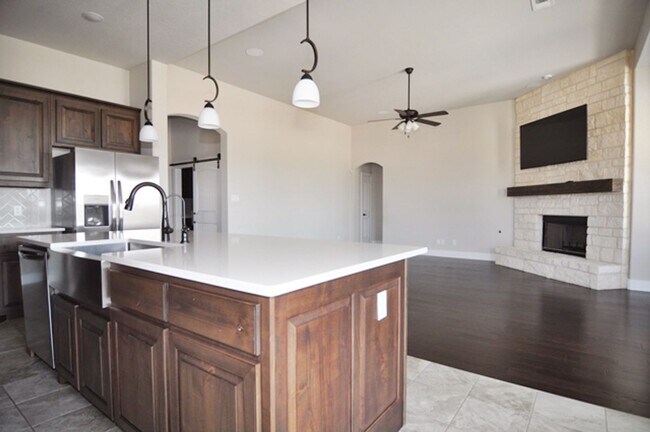 Building Photo - Fantastic 4-3-3 in Weatherford, Azle ISD!