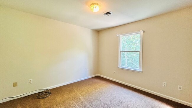 Building Photo - 8+ PRIVATE ACRES - KING GEORGE