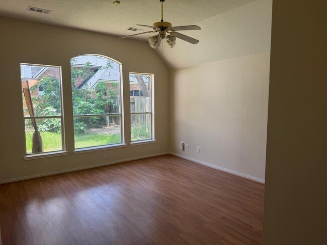 Building Photo - 15627 Rosewood Hill Ct
