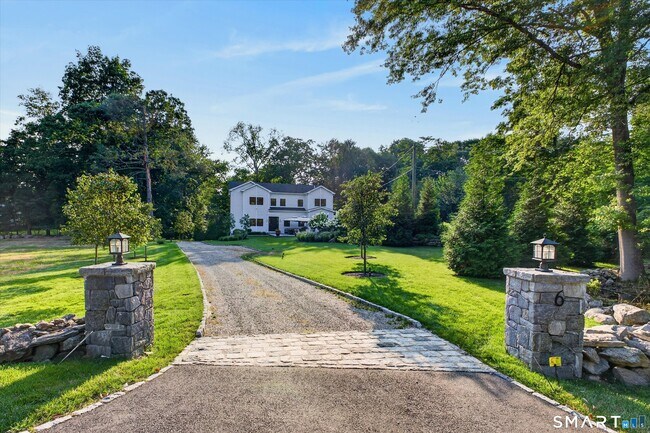 Building Photo - 6 Abbotts Ln