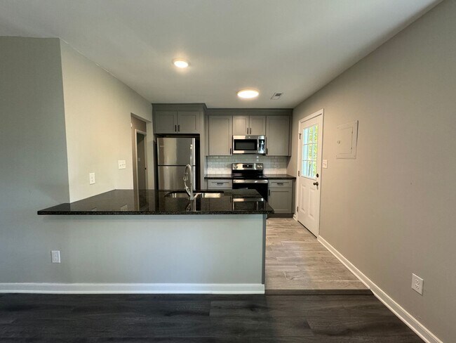 Building Photo - 1707 Choate Pl