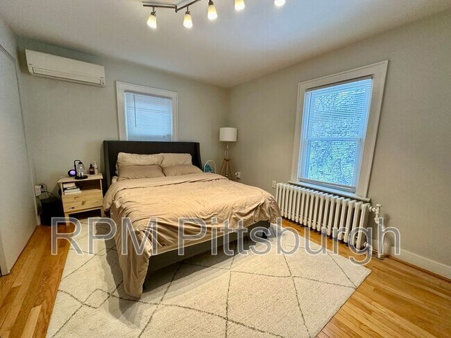 Building Photo - 6526 Rosemoor St