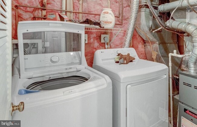 Building Photo - 14118 Carmody Pl