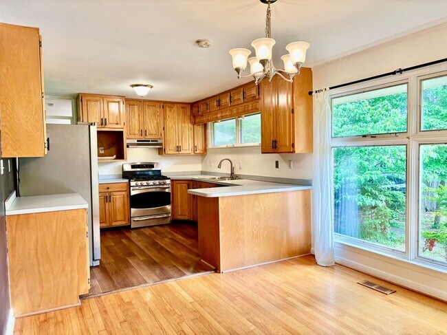 Building Photo - 2534 Avalon Cir