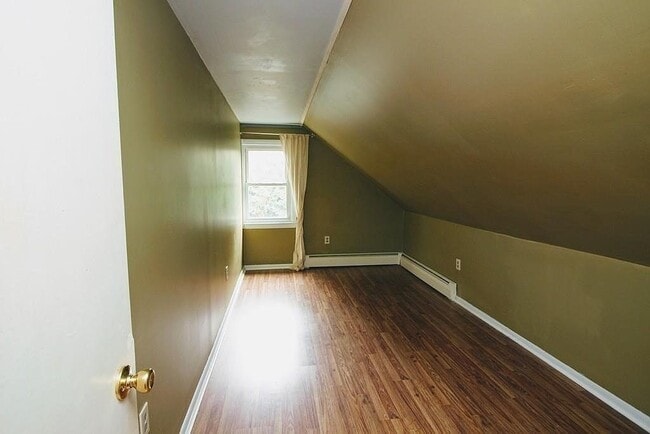 Building Photo - 17 Janet Cir