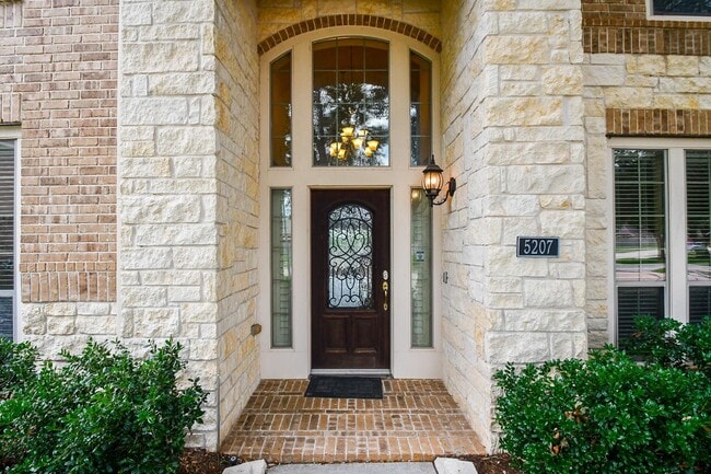 Building Photo - 5207 Belvedere Dr