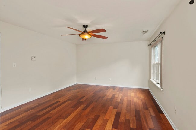 Building Photo - 144 Midland Rd