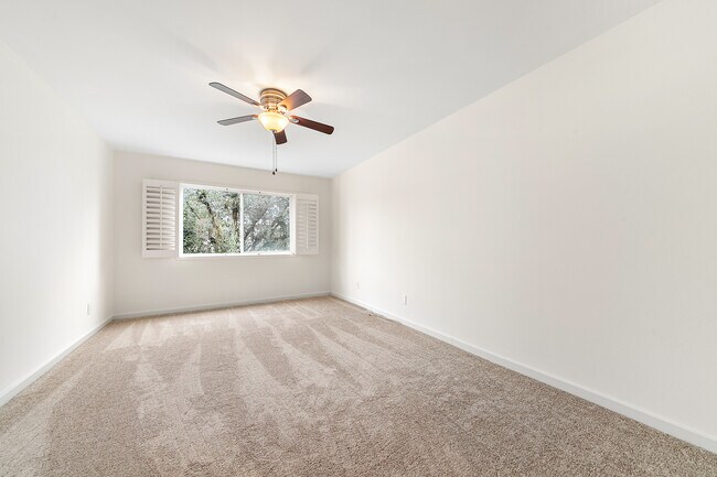 Building Photo - 1600 Ardmore Ave