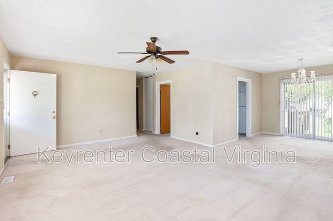 Building Photo - 726 Sunnywood Rd