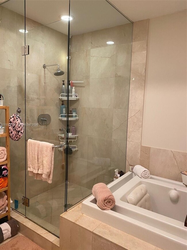 Building Photo - 218 SE 14th St