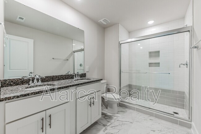 Building Photo - 118 Silverwood Ct
