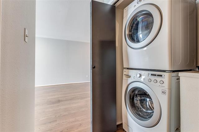 Building Photo - 4616 W Lovers Ln