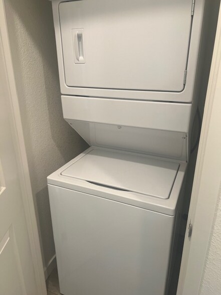 Building Photo - 8169 Trapper Rnch Rd