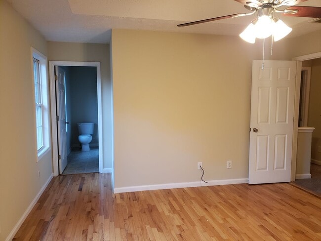 Building Photo - Cul-de-sac home ready to move in!