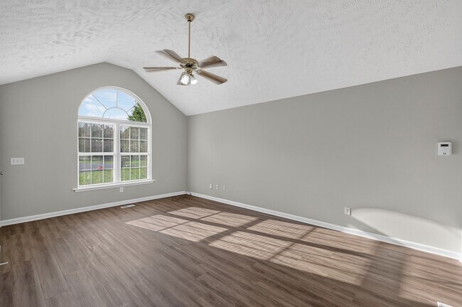 Building Photo - 2109 Dothan Dr