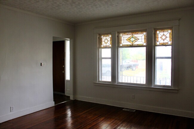 Building Photo - 228 Weiss St