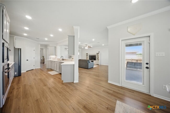 Building Photo - 711 Saddlehorn Dr