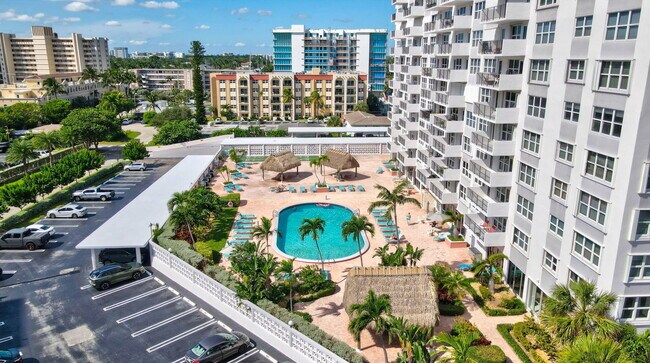Building Photo - 405 N Ocean Blvd