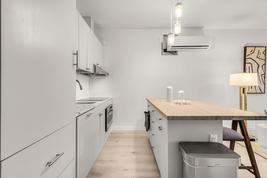 Building Photo - 354 Bowery-SI ID1034997P