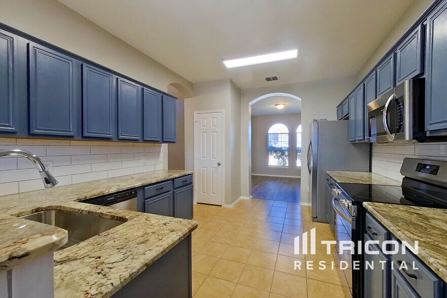 Building Photo - 1085 Harriman Dr