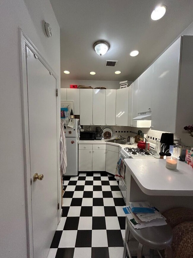 Building Photo - 1 bedroom in New York NY 10028
