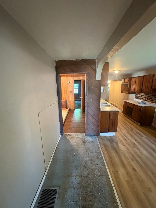 Building Photo - 2 Bedroom 2 bath home with outdoor space - MOVE IN SPECIAL 50% off first month's rent