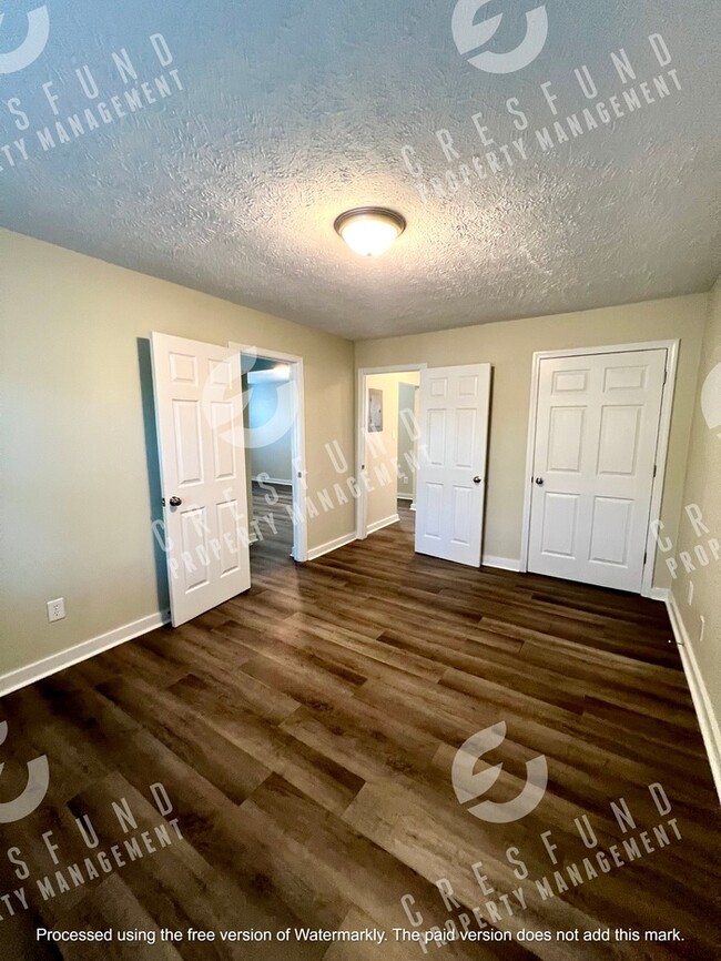 Building Photo - Spacious Updated 1Br 1 Bath