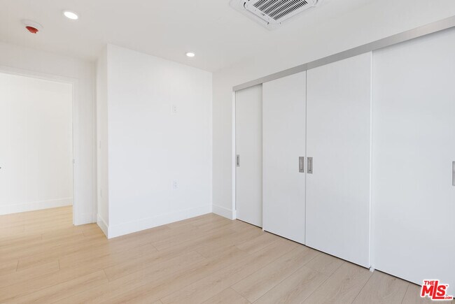 Building Photo - 8561 Belmont St