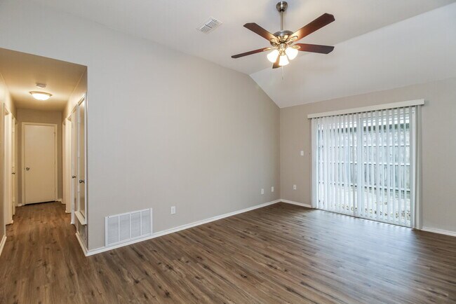 Building Photo - 1201 Paco Trail