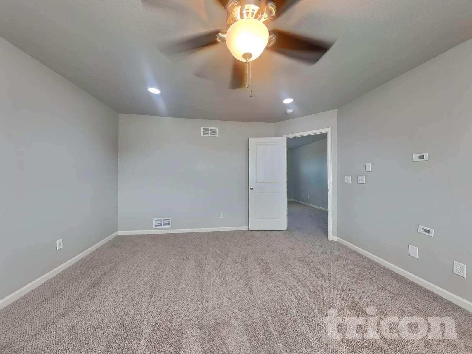 Building Photo - 19760 E 61st Dr