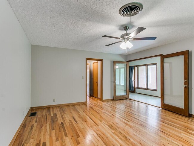 Building Photo - 1214 Cruce St