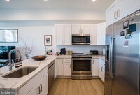 Building Photo - 1324 Frankford Ave