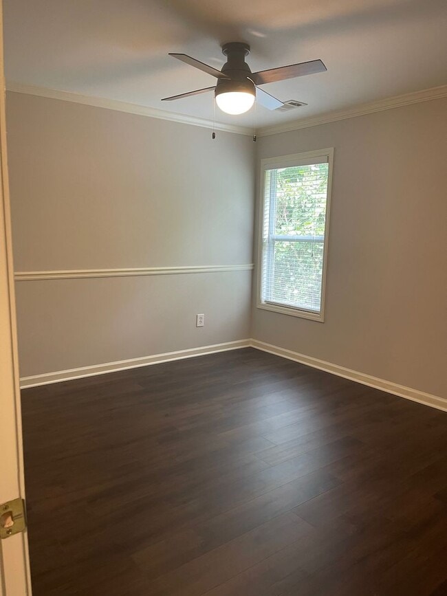 Building Photo - 2022 Ellison Way