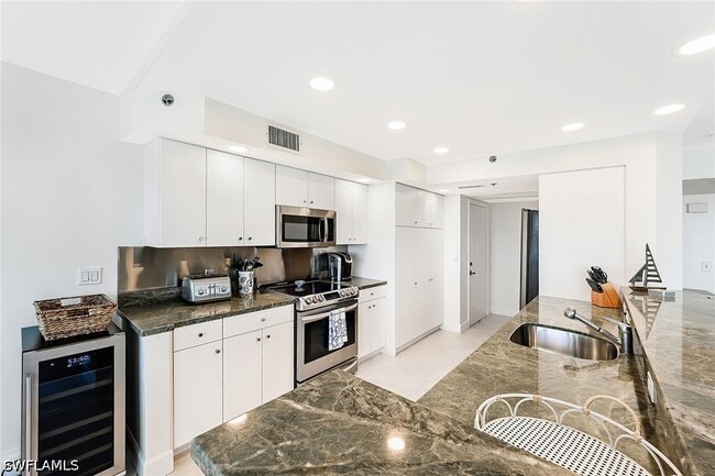Building Photo - 5550 Heron Point Dr
