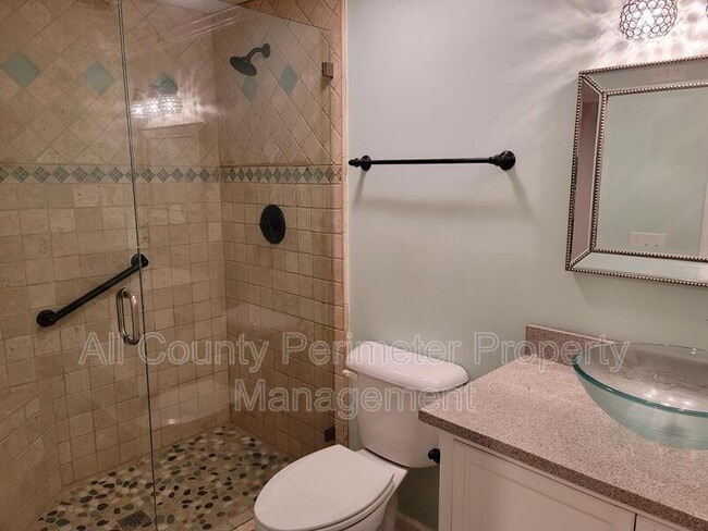 Building Photo - 6 Skyland Dr NW