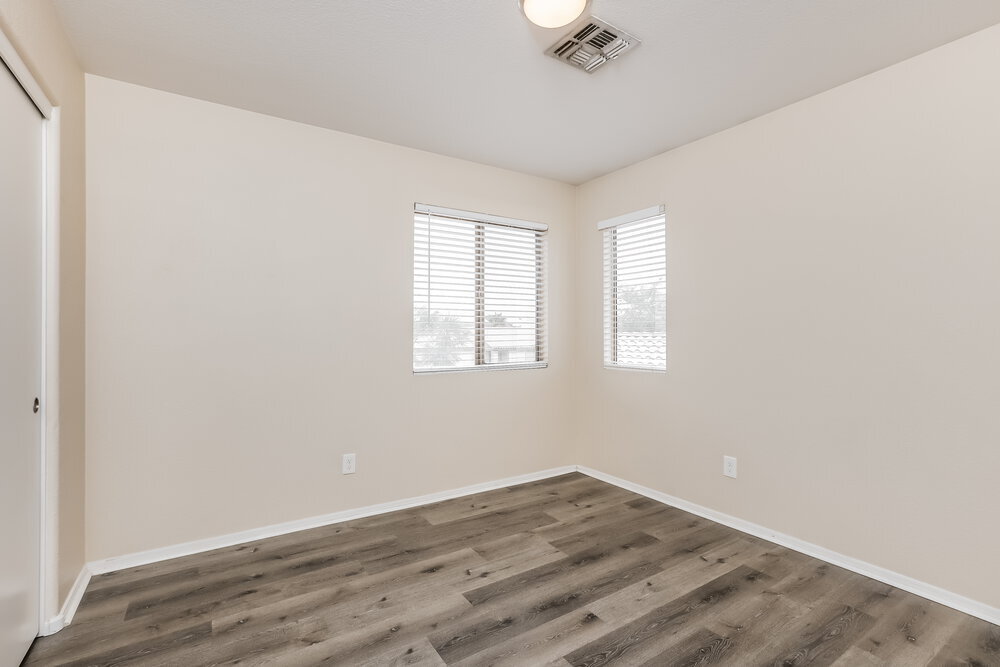 Building Photo - 3822 N 105th Ln