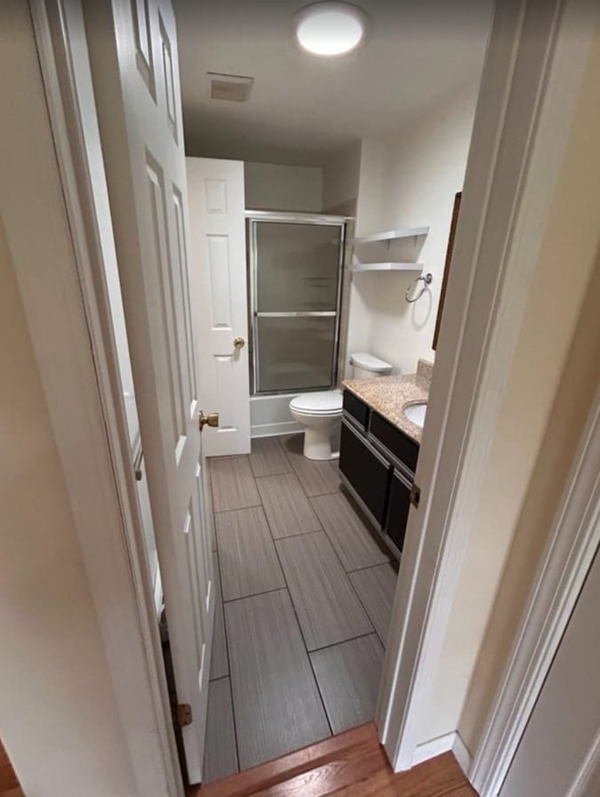 Full Bathroom - 3114 Burrwood Dr