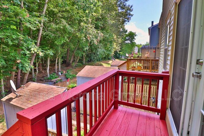 Building Photo - 229 Red Jade Dr