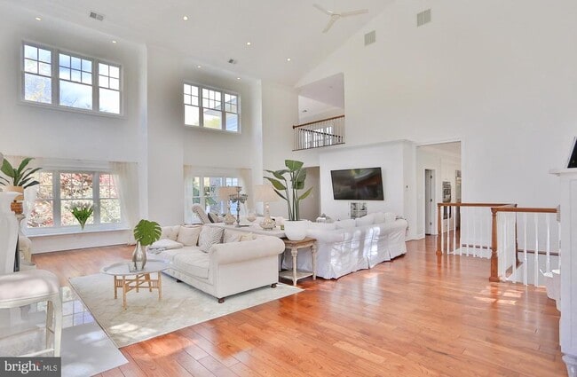 Building Photo - 6329 Linway Terrace