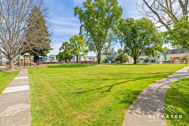 Building Photo - 8244 Windmill Farms Dr